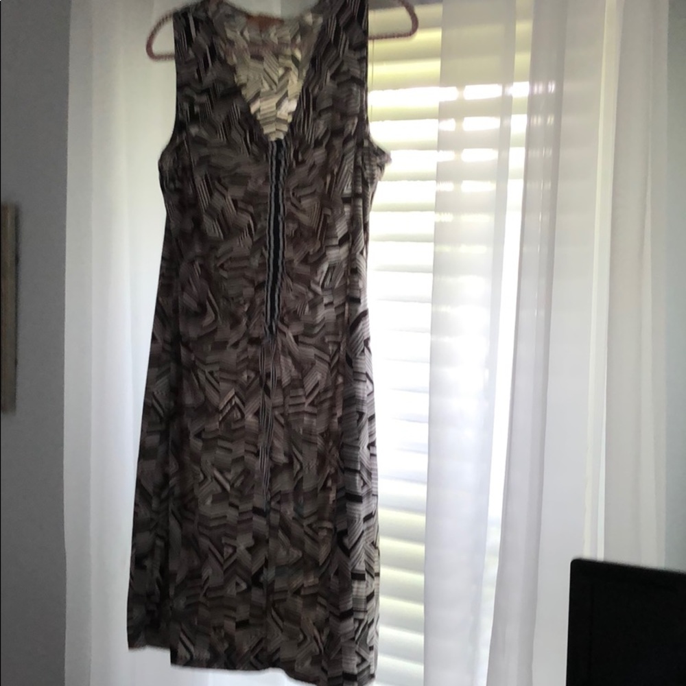 BLACK AND WHITE DRESS